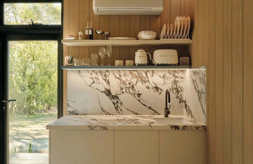 Possum Creek Apartment | Luxury Mirror Home in Byron Bay Hinterland
