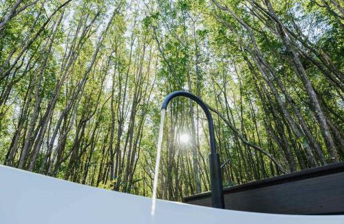 Possum Creek House | Luxury Mirror Home in Byron Bay Hinterland