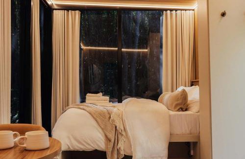 Possum Creek House | Luxury Mirror Home in Byron Bay Hinterland