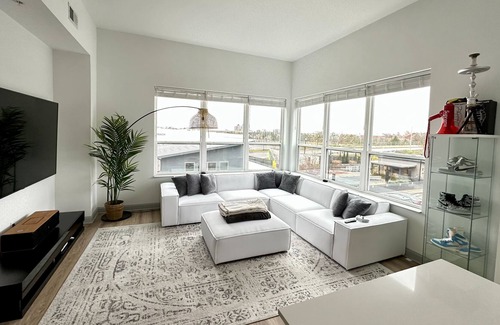Downtown Columbus Apartment | Luxury Modern 2B/2B Apartment in the Short North