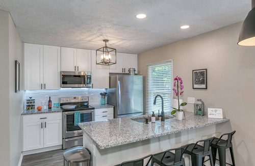 Fishers House | Luxury Modern 3bed/2bath house, walk to DT Fishers