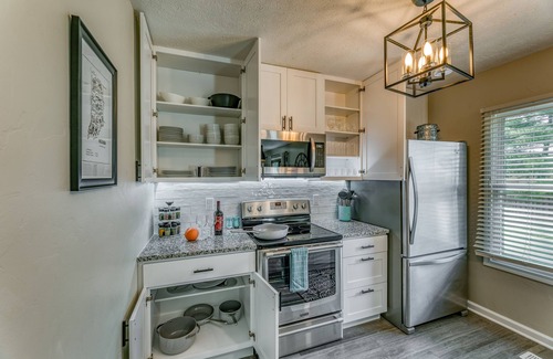 Fishers House | Luxury Modern 3bed/2bath house, walk to DT Fishers