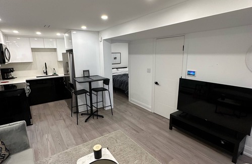 Richmond Hill Apartment | Luxury Modern B Appartment