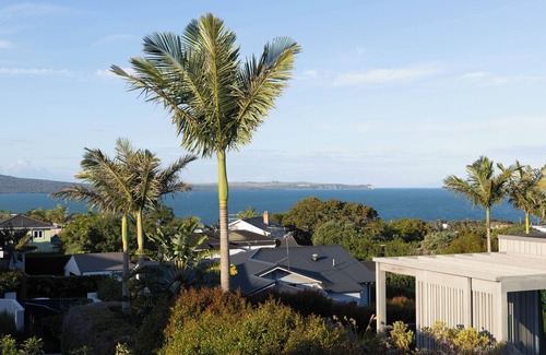 Mission Bay House | Luxury modern dream house with beautiful sea views of Rangitoto in Kohi Beach