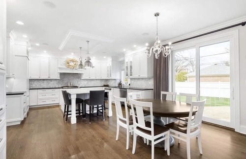 Elmhurst House | Luxury Modern Farmhouse