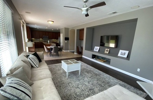 Rancho Cordova House | Luxury Modern Home w/ Parking Min Away From Hwy