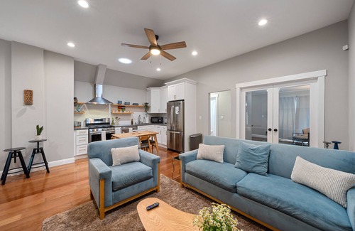 Prescott House | /Luxury Modern Home in Oakland with AC & WFH/