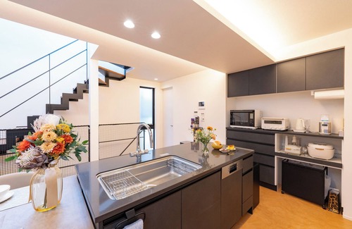 Setagaya House | Luxury Modern House Let's travel as if you were living in a 130 square meter newly built house. 7 minutes to Shibuya without transfers/Accommodates up to 8 people