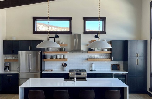Silverthorne House | Luxury Modern Retreat centrally located to the best ski resorts in CO!