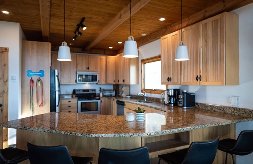 Glenwood Springs Cabin | Luxury Mountain Top Cabin with Stunning Views