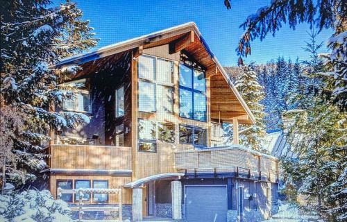 Nordic Estates Ski Chalet | Luxury mountain chalet with 6 bedrooms