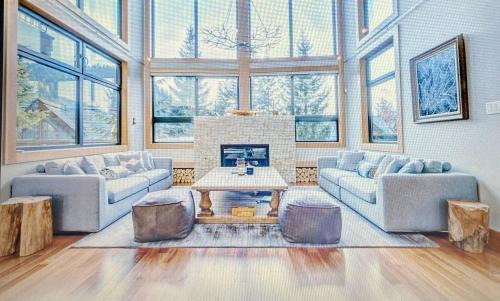 Nordic Estates Ski Chalet | Luxury mountain chalet with 6 bedrooms