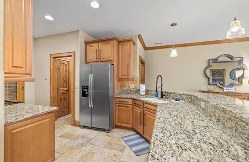 Banner Elk Condo | Luxury Mountain Escape | 2BR Amazing Views 1D
