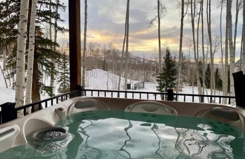 Telluride House | Luxury Mountain Retreat with Hot Tub and Views
