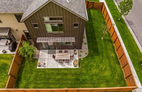 Bozeman House | Luxury Mountain View Townhome - Rosa Way North