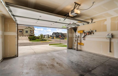 Bozeman House | Luxury Mountain View Townhome - Rosa Way North