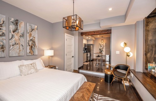 Mount Adams Apartment | Luxury Mt. Adams Retreat Apt 1 – Hillside Home w/Incredible City Views!