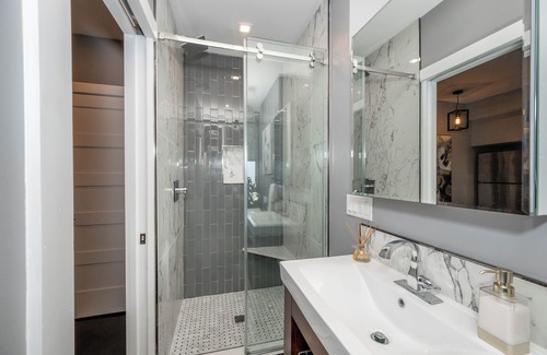 Mount Adams Apartment | Luxury Mt. Adams Retreat Apt 1 – Hillside Home w/Incredible City Views!