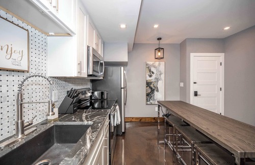 Mount Adams Apartment | Luxury Mt. Adams Retreat Apt 1