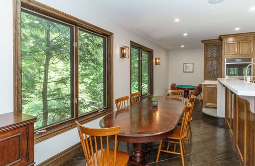 Muskoka Lakes Cottage | Luxury Muskoka Dream Cottage Hottub Best Sunsets