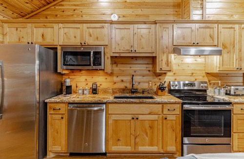 Lavon House | Luxury Nanette Cabin at Historical Farm