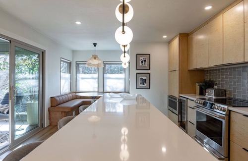 Austin House | Luxury & Nature: High-End Design, Multi-Level Spaces & Views Near Zilker Park