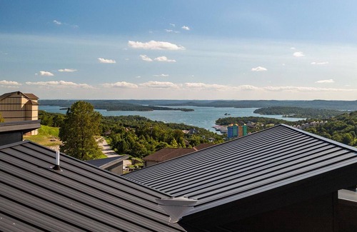 Branson Cabin | Luxury Nest Overlooking Table Rock Lake