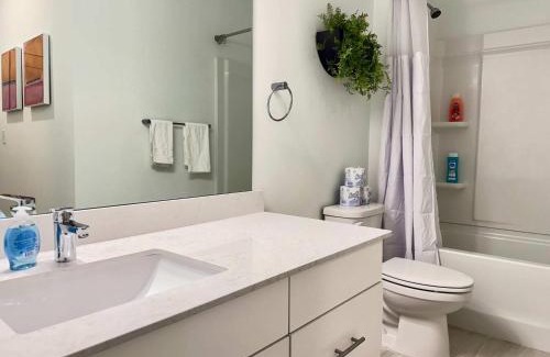 Old Fourth Ward Apartment | Luxury New 1B1B Private Balcony w Washer Dryer 525Pkwy
