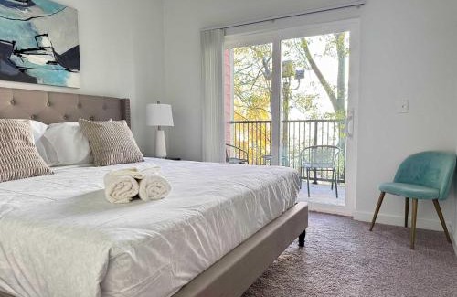 Old Fourth Ward Apartment | Luxury New 1B1B Private Balcony w Washer Dryer 525Pkwy
