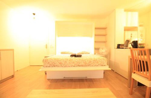 Arpajon Apartment | Luxury New - 8mn walk RER C-Paris-Eiffel Tower, Free Stree Parking, Private Balcony, Bultex Mattress 160x200, Elevator, Arpajon Hospital