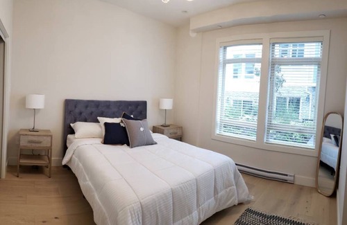 Upper Lonsdale House | Luxury New Townhome, prime location
