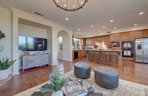 Turtle Ridge House | Luxury Newport Coast 4BR Villa + City & Mountain Views in Guard Gated Community