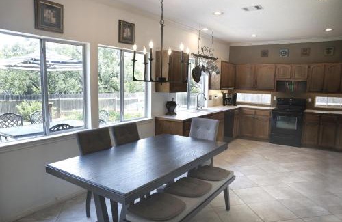 Lower Basin Lake Travis House | Luxury Nook