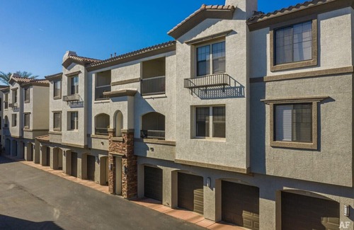 Glendale Sports and Entertainment District Apartment | Luxury Oasis Apartment 1 mile from Westgate