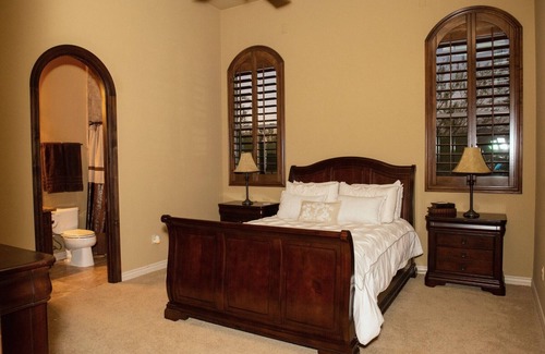 Mirabel Village House | Luxury Oasis: Spacious Getaway