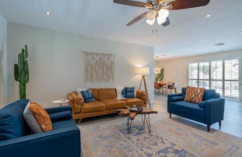 Cox Heights House | Luxury Oasis with Pool Sleeps 7 - Close to Old Town
