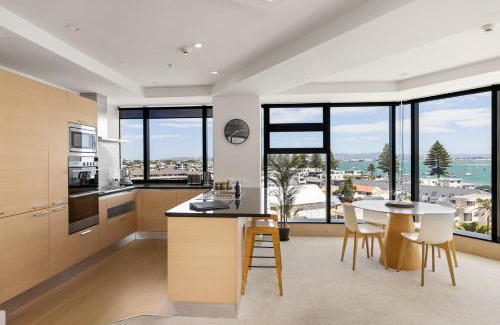 Mount Maunganui Apartment | Luxury Ocean & Harbour Views - Heated Pool, Main Beach & Gym