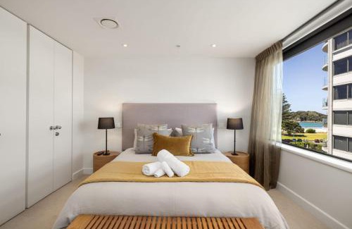 Mount Maunganui Apartment | Luxury Ocean & Harbour Views - Heated Pool, Main Beach & Gym