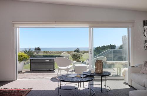 Papamoa Beach Villa | Luxury Ocean Villa in Papamoa