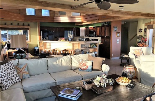 Kapoho House | Luxury oceanfront property with crashing waves and coastline views for miles