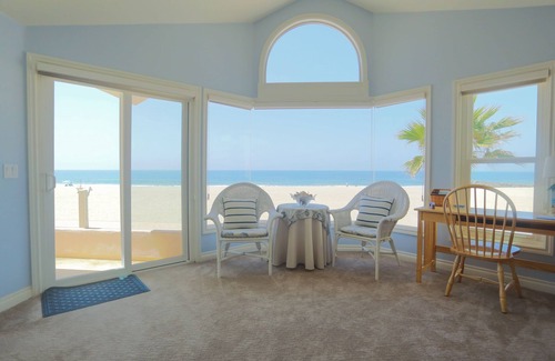 West Newport House | LUXURY OCEANFRONT RETREAT ON THE SAND - FIRE PIT - NO BOARDWALK - Disneyland