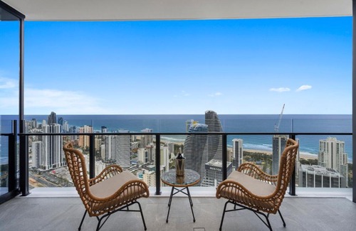 Broadbeach Apartment | Luxury Oceanview 2-Bed Apartment on 50th Level