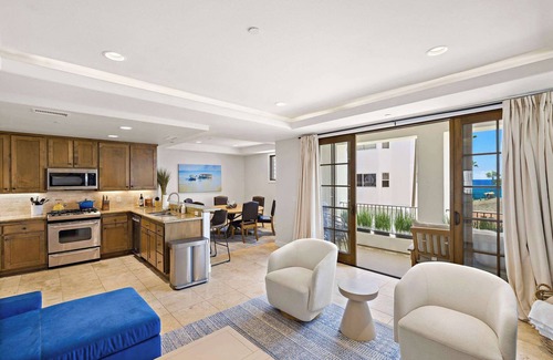San Clemente Apartment | Luxury Oceanview Retreat, Walk to Beach, 5starstay