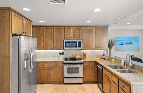 San Clemente Apartment | Luxury Oceanview Retreat, Walk to Beach, 5starstay