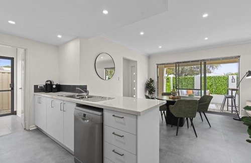 Nollamara House | Luxury on Lewes