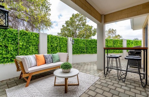 Nollamara House | Luxury on Lewes