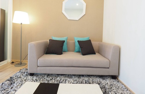 Phuket Apartment | Luxury One Bedroom with Pool View near Shopping Center in Phuket Town