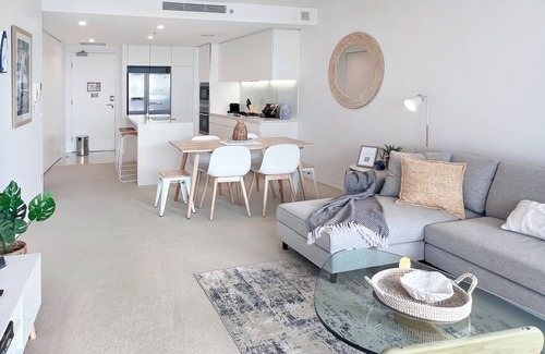 Broadbeach Apartment | Luxury Oracle Tower 1 Ocean Views 2BR Lvl28