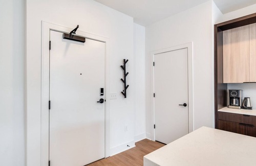 Central Business District Apartment | Luxury OTR Condo w/Pool, Gym & Rooftop