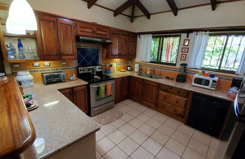 Junquillal Villa | Luxury Pacific Coast Villa! 5 Bedroom, 4 Bath Gated-Community w/Pool, Gym Access